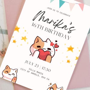 Può includere: Un invito di compleanno bianco con un gatto calico a cartoni animati che tiene un cuore rosso, stelle gialle e festoni color ottanio e rosa. Testo: JOIN US TO CELEBRATE Marika's 16TH BIRTHDAY JULY 23 | 17:30 VILLA MARIA CITY OF ANGELS, 034 CA.