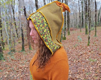 Sweatshirt winter pointy hood and pouch of patchwork wool and recycled felt mustard, Khaki and floral print!