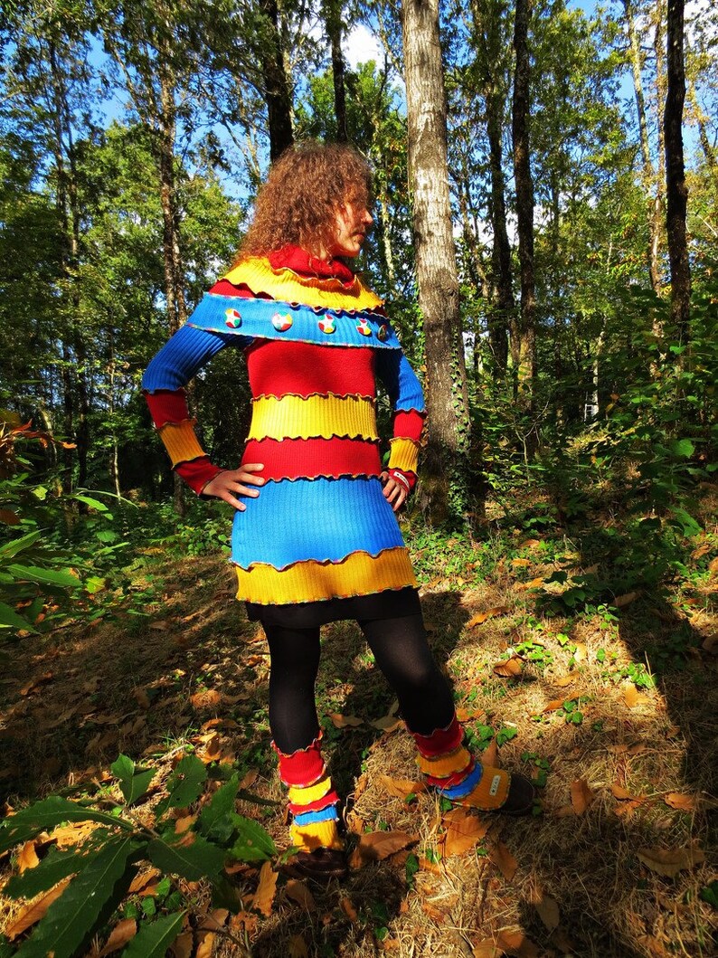 Short, long-sleeved winter dress and large patchwork collar of recycled blue, yellow and red acrylic image 1