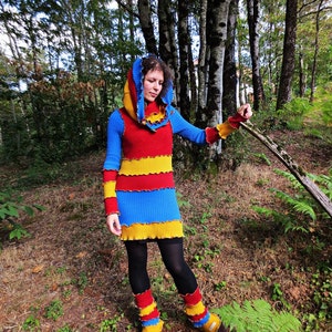 Short, long-sleeved winter dress and large patchwork collar of recycled blue, yellow and red acrylic image 2