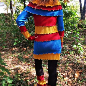 Short, long-sleeved winter dress and large patchwork collar of recycled blue, yellow and red acrylic image 5