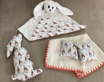 Baby toy/newborn gift set/baby shower/comforter/handmade/bunny/rattle/muslin/Peter Rabbit