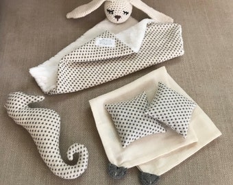 Baby toy/newborn gift set/baby shower/comforter/handmade/seahorse/rattle/muslin/rabbit