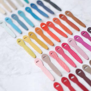 Etiquetas para bolsas em couro, puxadores de zíper em couro de cabra curtido ao cromo com impressão de logotipo personalizado, 20 peças.