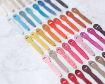 Etiquetas de cuero para bolsos, tiradores de cremallera de piel de cabra curtida al cromo con impresión de logotipo personalizado, 20 unidades.