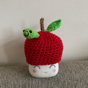 Crochet apple with worm marshmallow mug hat