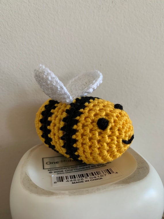 Crochet Bee: Cotton Thread Yarn, Polyester Fill