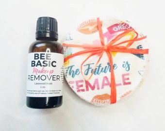All natural, sensitive skin Makeup Remover set. Comes with handmade, reusable cotton rounds.