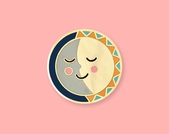 Broche de solapa esmaltado del Sol y la Luna de Solmates