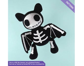 Crochet bat skeleton pattern PDF English/French - Gothic plushie crochet pattern