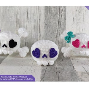 Kawaii skull crochet pattern, keychain crochet pattern, Amigurumi crochet pattern, Instant download PDF Files EN - FR