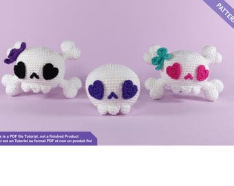 Skull crochet pattern PDF English / French -  Gothic plushie crochet pattern - Halloween amigurumi
