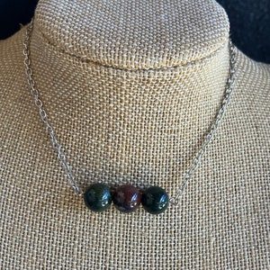 Bloodstone Necklace, Bloodstone Bar Necklace, Triple bead bloodstone necklace, Crystal Energy Healing Necklace imagem 4