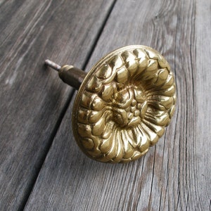 Curtain Hold Back, Vintage Brass Curtain Tie Backs, Door Curtain Hook, Brass Feather Tie Back, Floral Curtain Holder