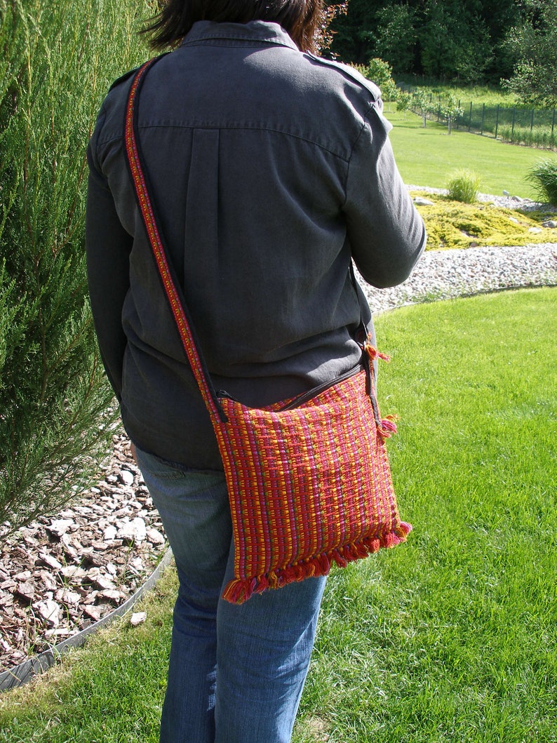small fabric shoulder bags