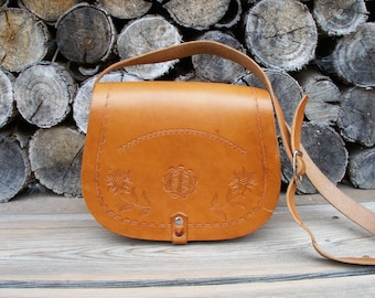 saddler tooled shoulder bag-tan brown saddle leather bag-leather bag- vintage leather purse-leather boho bag-real leather bag-shoulder bag