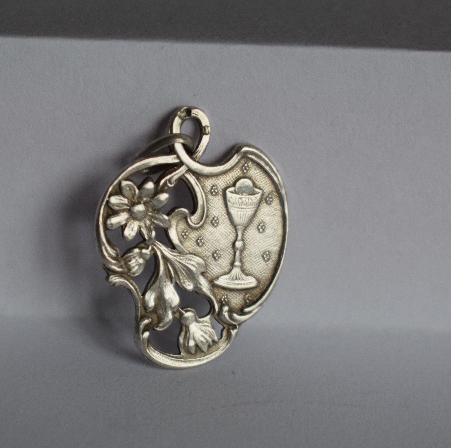 Médaille de Communion - Français Art Nouveau Sterling Silver Openwork Medal Pendant Charm Calice Com