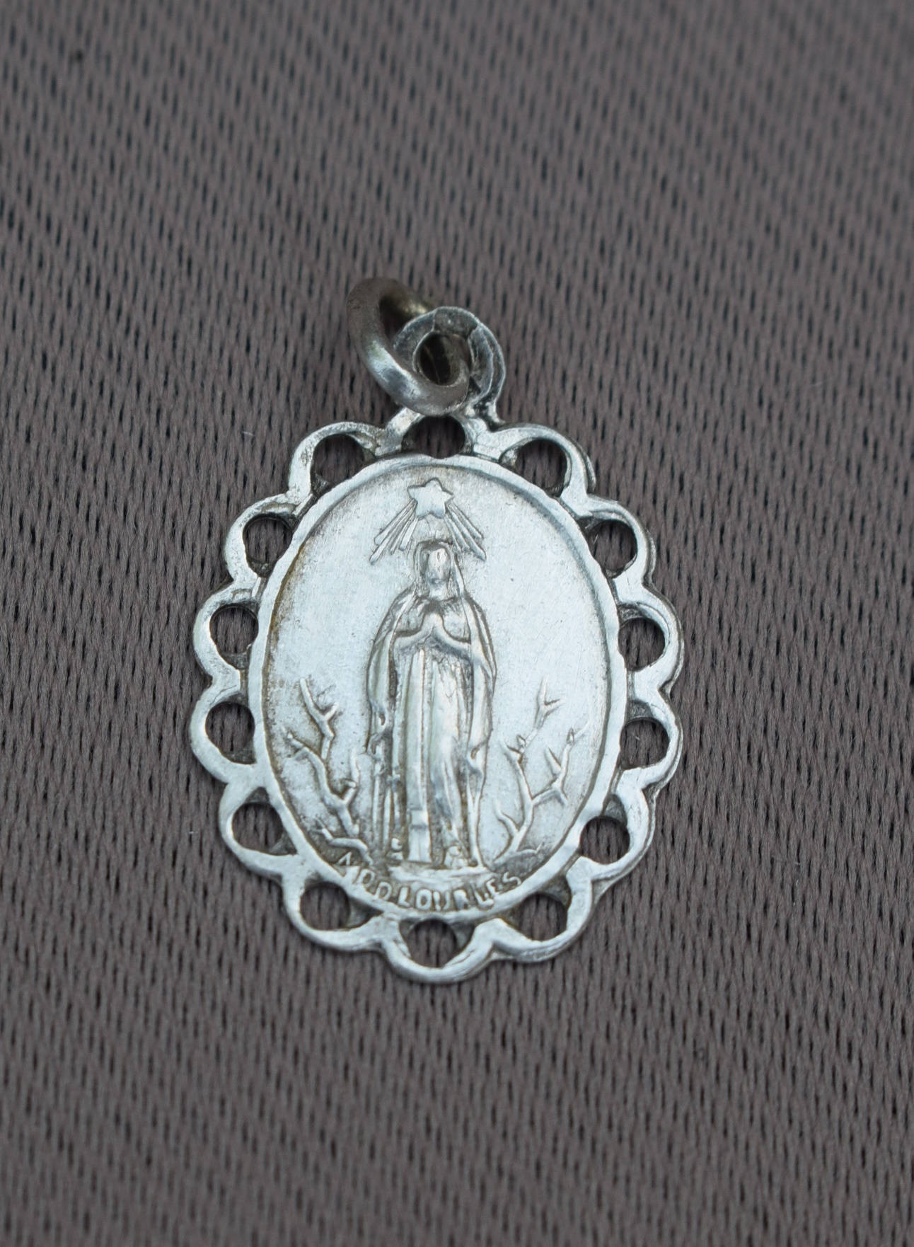 Français Antique Sterling Silver Small Medal - Souvenir de Lourdes Openwork Pendant Notre-Dame Vierg