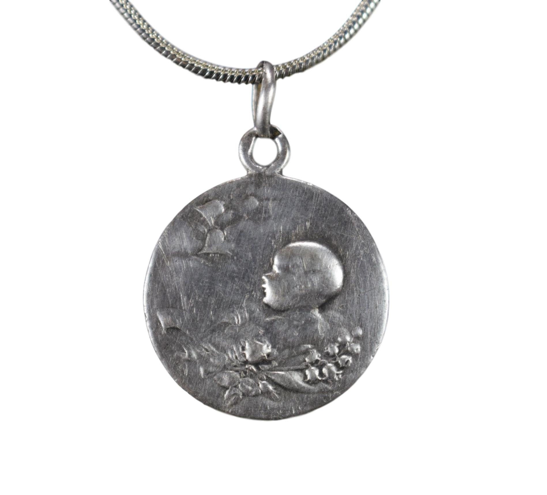 Français Cadeau de Baptême Antique Pendentif en Argent Sterling avec Baby Cralde