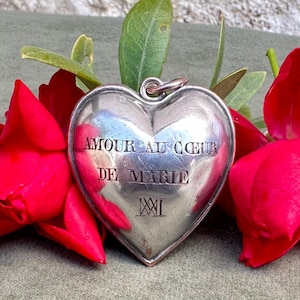 RARE grande breloque soufflée Marie sacré-coeur, pendentif reliquaire amour, cadeau religieux, dévotion mariale