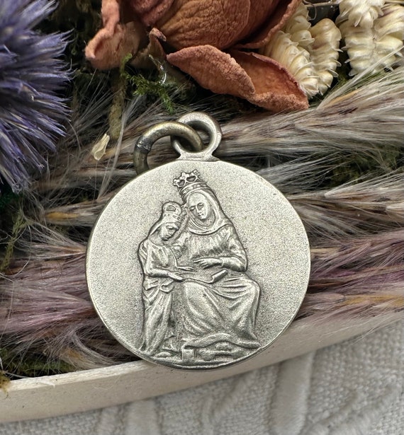 Saint Ann Medal, Virgin Mary and Saint Ann Pendan… - image 1