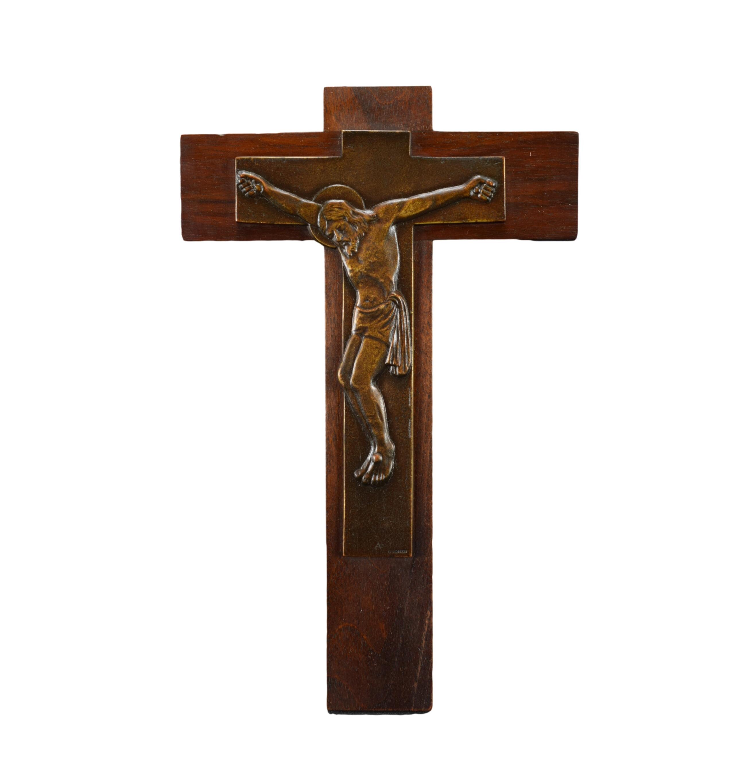 Crucifix Vintage en Bronze et Mur de Bois Par Legrand