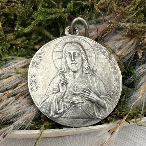 Sacred Heart of Jesus Pendant, Vintage French Saint John Bosco Medal, the heart of Jesus had mercy on us, patron saint of illusionists