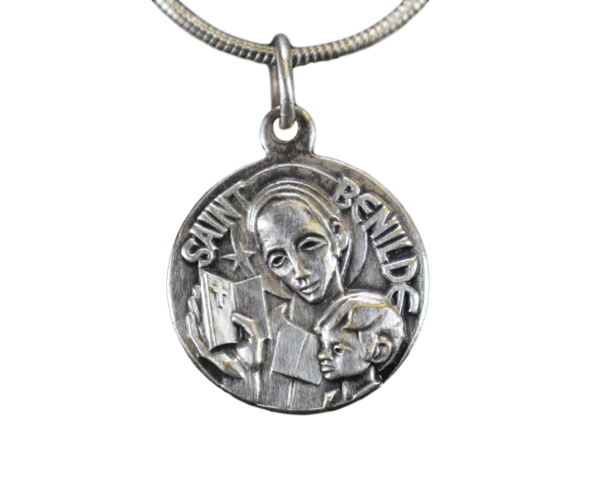 Collier Pendentif Médaille de L'enseignant Saint Benilde
