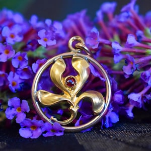 Antique French Art Nouveau Gold Plated Pendant, circa 1900, Leaf Motif with Red Faceted Glass Stone, Belle Époque Jewelry Gift