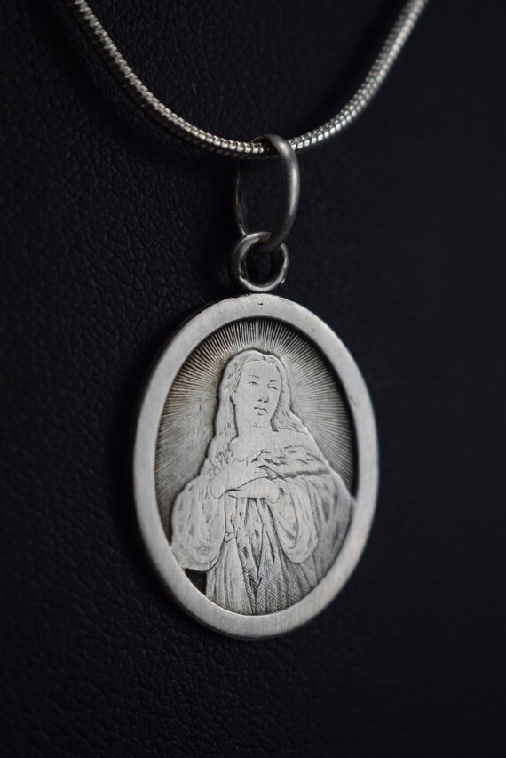 Virgin Mary Engraved Sterling Silver Medal Pendant Ne… Gem