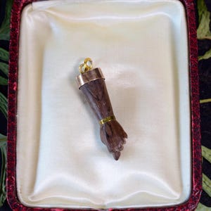 Vintage Carved Wood Figa Hand Pendant for Men, Mano Figa Amulet, Mediterranean Jewelry, Good Luck Amulet, Gift for Him, Men Gift