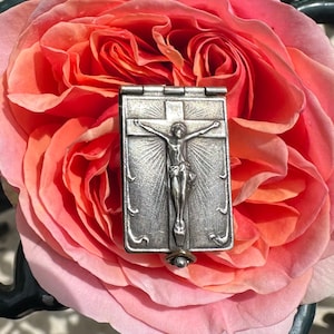RARE Français Art nouveau livre miniature médaillon pendentif photos de Jésus-Christ, voyage poche sanctuaire