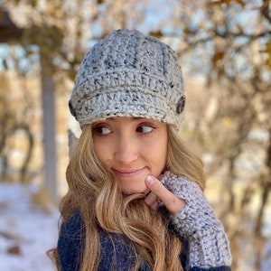 Crocheted Newsboy Hat: Chunky Winter Cap with Brim and Buttons