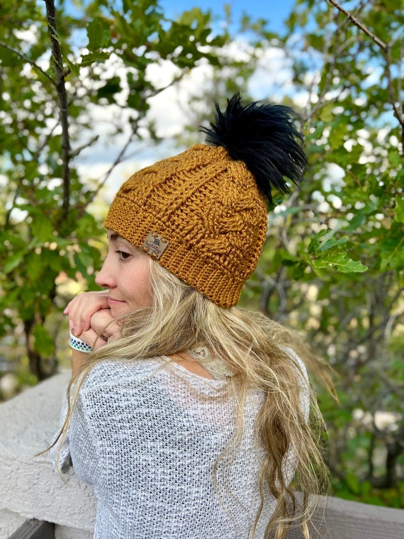 フェイクファーポンポン付きかぎ針編みケーブルニット冬用帽子 - Etsy 日本