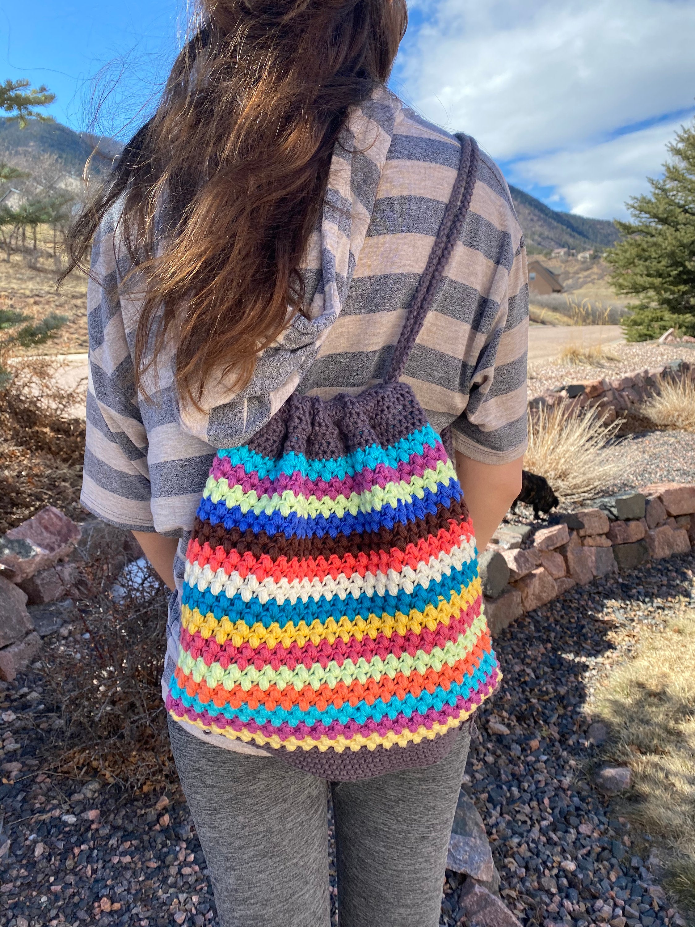 Handmade Crochet Cotton Drawstring Backpack Boho Daypack Crochet Boho Backpack: Gray Cotton Rope Daypack With Handle  main image 4