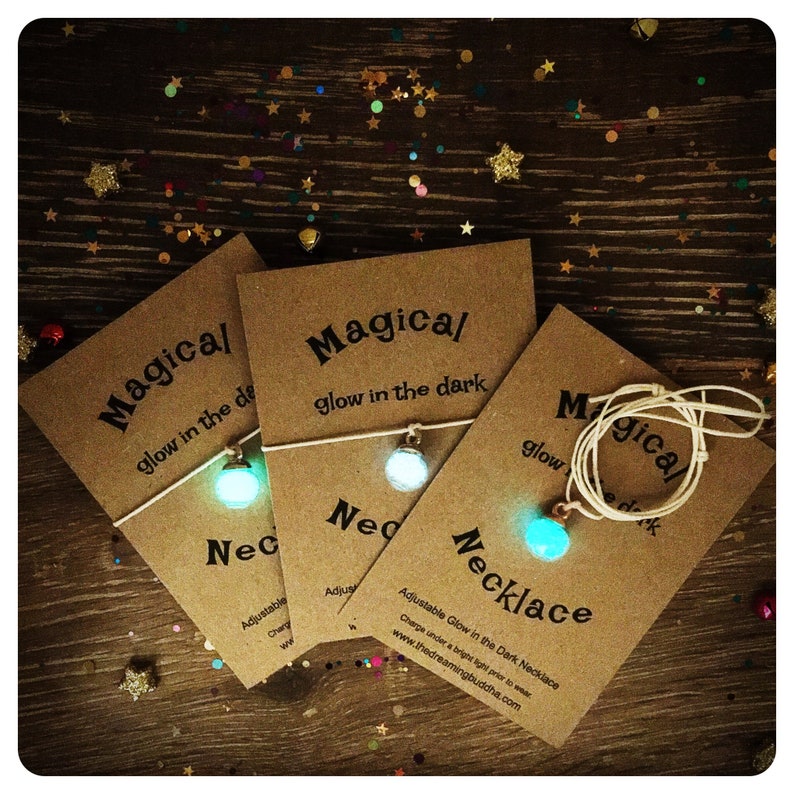 Unusual Friendship Gift Glow In The Dark Cord Necklace Glowing Pendant Magic Card Luminous Charm Jewellery Magical Necklace