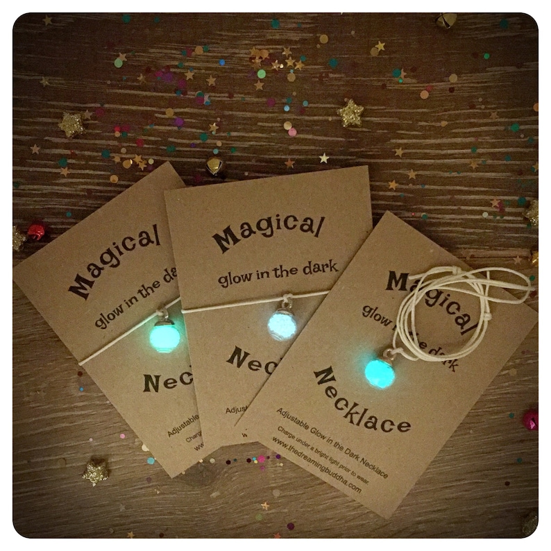 Unusual Friendship Gift Glow In The Dark Cord Necklace Glowing Pendant Magic Card Luminous Charm Jewellery Magical Necklace