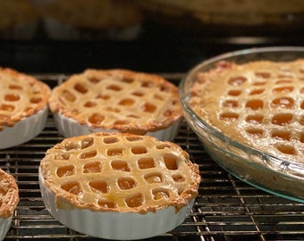 Lattice Pie Top Cutter (10-Inch) - Quick and Easy Professional-Looking Pie Crusts