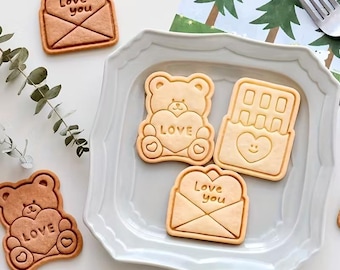 Love Bear Cookie Cutter & Stamp Set | Retro 3D Printed Cookie Cutter | Valentine Cookie Cutter for Cookies, Fondant and Clay