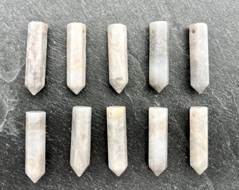 ONE White Crazy Lace Agate Point Bead: 32mm, Top Drilled