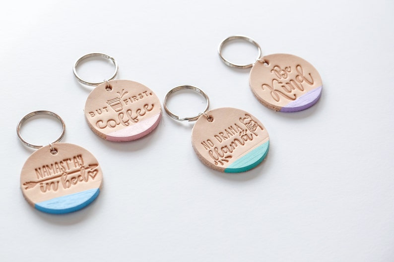 Украшения из ключей. Связка ключей от квартиры. Красивые ключи. Старые ключи от замков. Скелетный ключ гравюра.