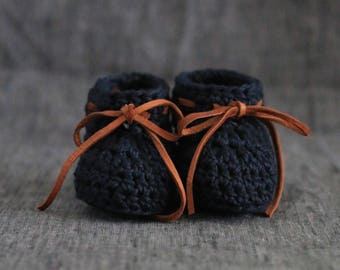 Wool Crochet Baby Booties – Black, Brown Deerskin Ties (0-6 Months)