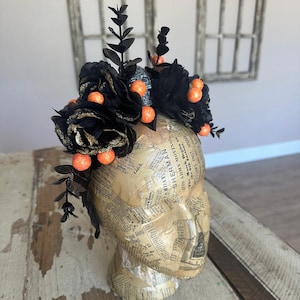 Skull Queen Fascinator, Halloween headpiece, spooky, vampire crown, black flower crown, gothic headpiece, Tim Burton Crown, Victorian