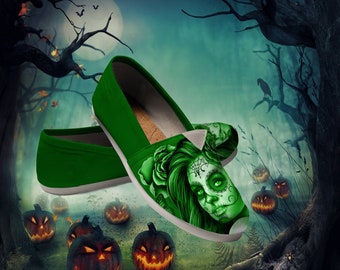 Calavera Women's Casual Slip-On Shoes - Dia De Los Muertos (Day Of The Dead) Halloween Skull Design #2 (Green Lime Rose)