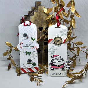 Geschenkanhänger zu Weihnachten, weiße Anhänger mit Weihnachtsmann und Schneemann, lustige Tags für Geschenke, handgemacht, Schneeflocke