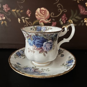 Royal Albert Moonlight rose. Coffee cup and saucer, ladies cup and saucer. Small model. Vintage English porcelain, bone China