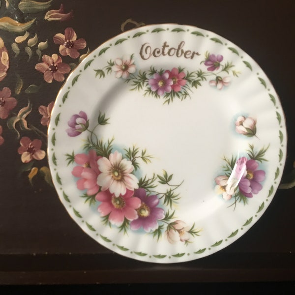 Royal Albert Fleur du mois, octobre. Vaisselle vintage, porcelaine anglaise. Assiette à pâtisserie, assiette à thé, 16 cm. Porcelaine anglaise, porcelaine tendre