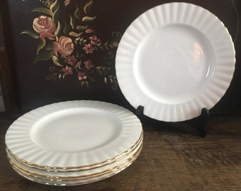 Royal Albert Val D’or Ontbijt bord/ bordje 21cm. Engels porselein. Vintage Bone China. Wit met gouden randje. Per stuk te koop