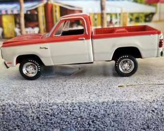 Christmas ornament, 1978 Dodge Adventurer 150 pickup truck die cast ornament, Farm Classic truck, 4x4 accessories rear view mirror Muscle