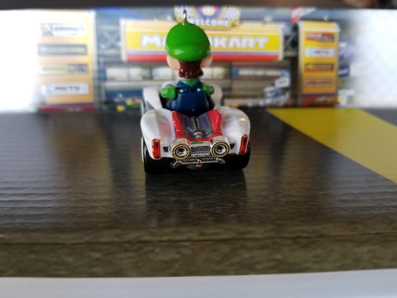 Cette voiture officielle de Mario Kart est le cadeau de Noël